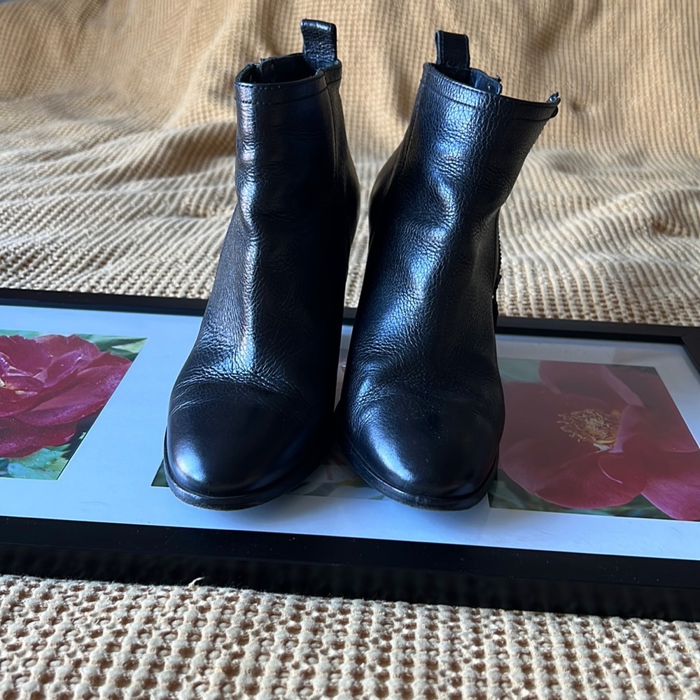 Short Boot POLO- Ralph Lauren 38 1/2 8 1/2 EUC Leather upper& sole Black Spanish